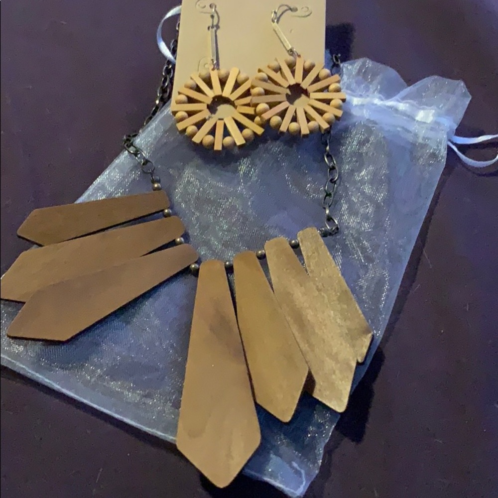 New! Plunder Posse Wooden Necklace Earrings